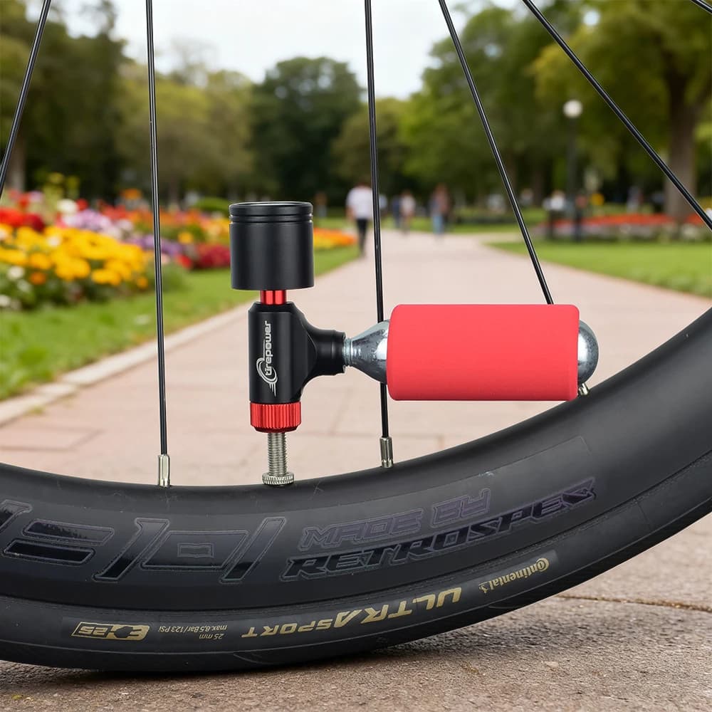 Strumento per bici Gonfiatore CO2 Rapido e facile Valvola Presta e Schrader Compatibile con la pompa per pneumatici per bicicletta Manicotto isolato Nessun cartucce incluse