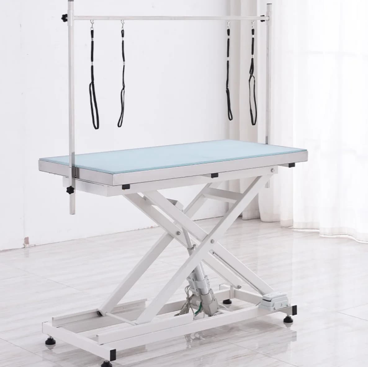 Tavolo Elettrico per Toelettatura Animali MT Medical con Luce LED, Tavolo Professionale per Toelettatura Cani e Veterinaria