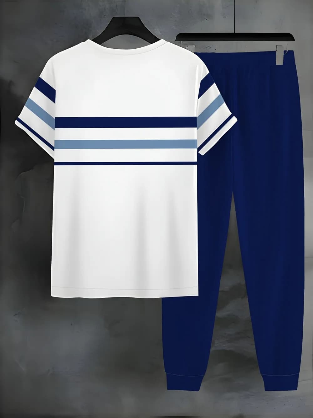 Pantaloni T-shirt a maniche corte con collo rotondo, comodi e traspiranti, con stampa a righe da uomo alla moda, set di abbigliamento casual da esterno