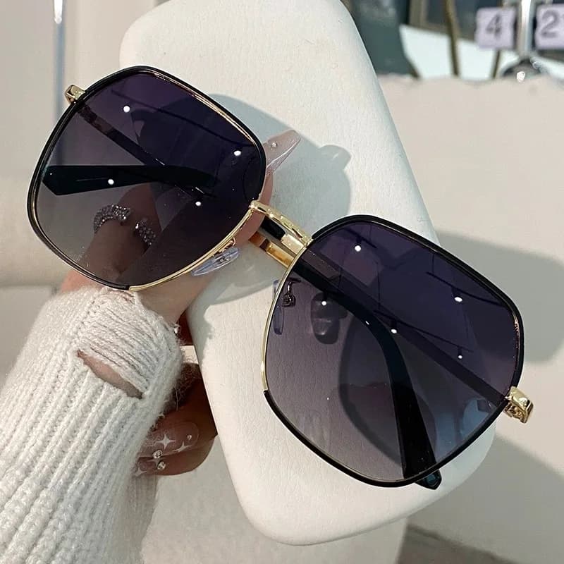 Retro Women's Square Sunglasses Men Women New Fashion Polygonal Metal Eyeglasses Shadow UV400 Trendy Glasses