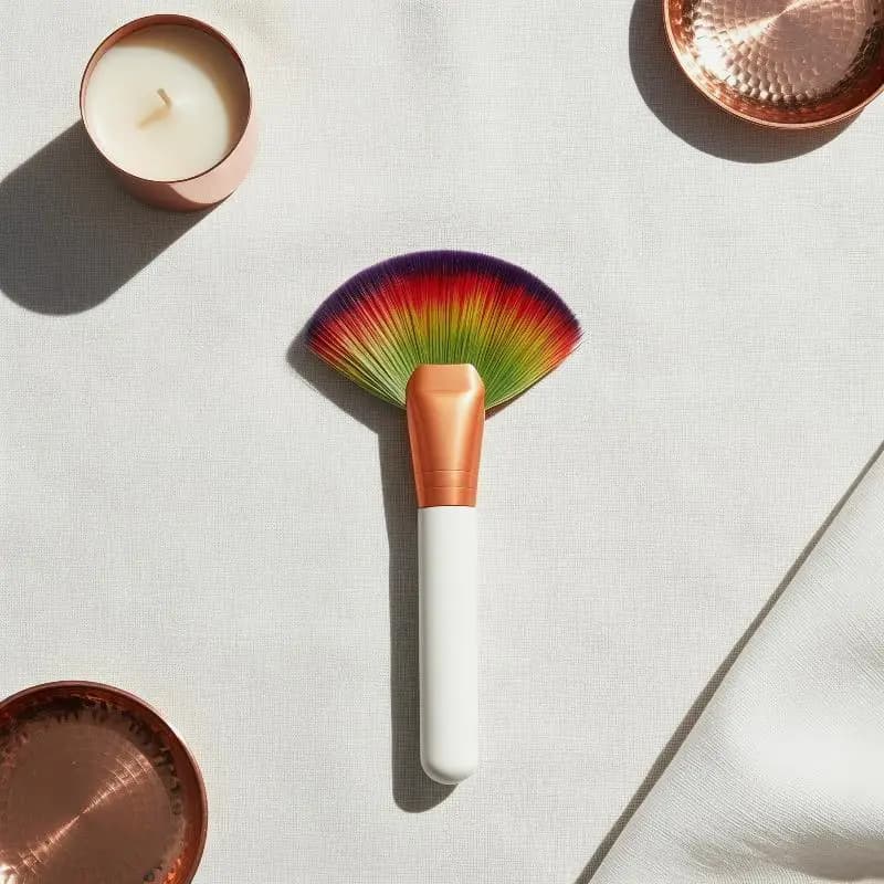 Professional make-up brush with wooden handle and nylon bristles for everyday use by women, for cosmetics, powder, fard and foundation.