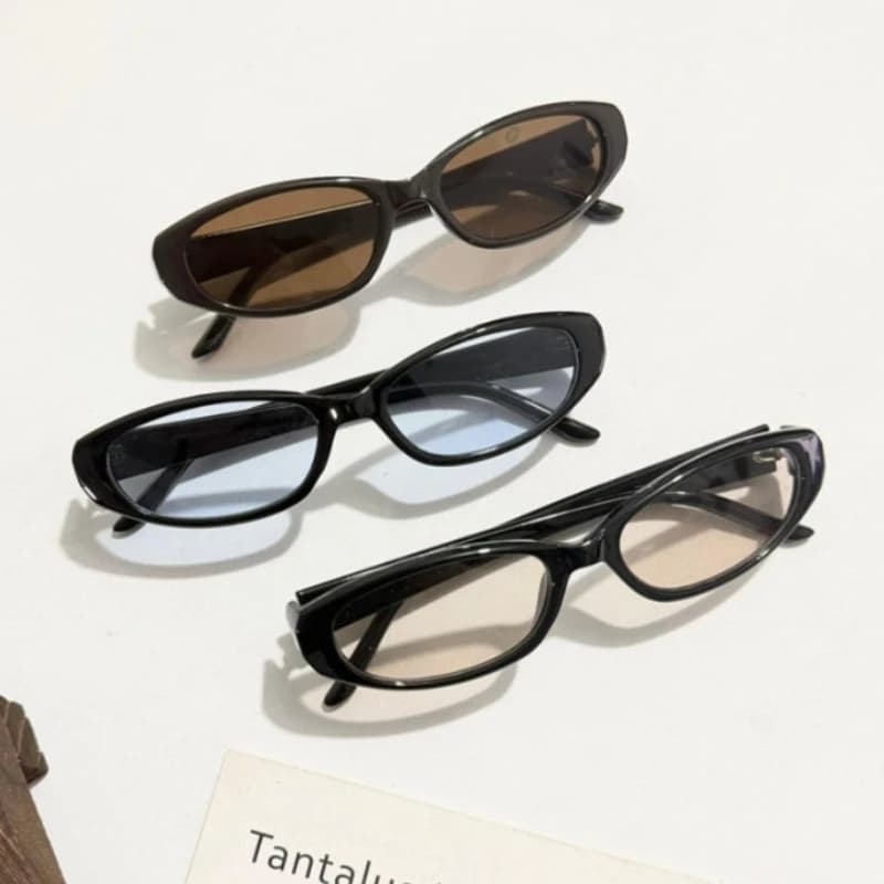 Narrow Oval Rivet Sunglasses Women Men Vintage Simple Cat Eye Brown Sun Glasses Clear Lens Outdoor Travel UV Protective Glasses