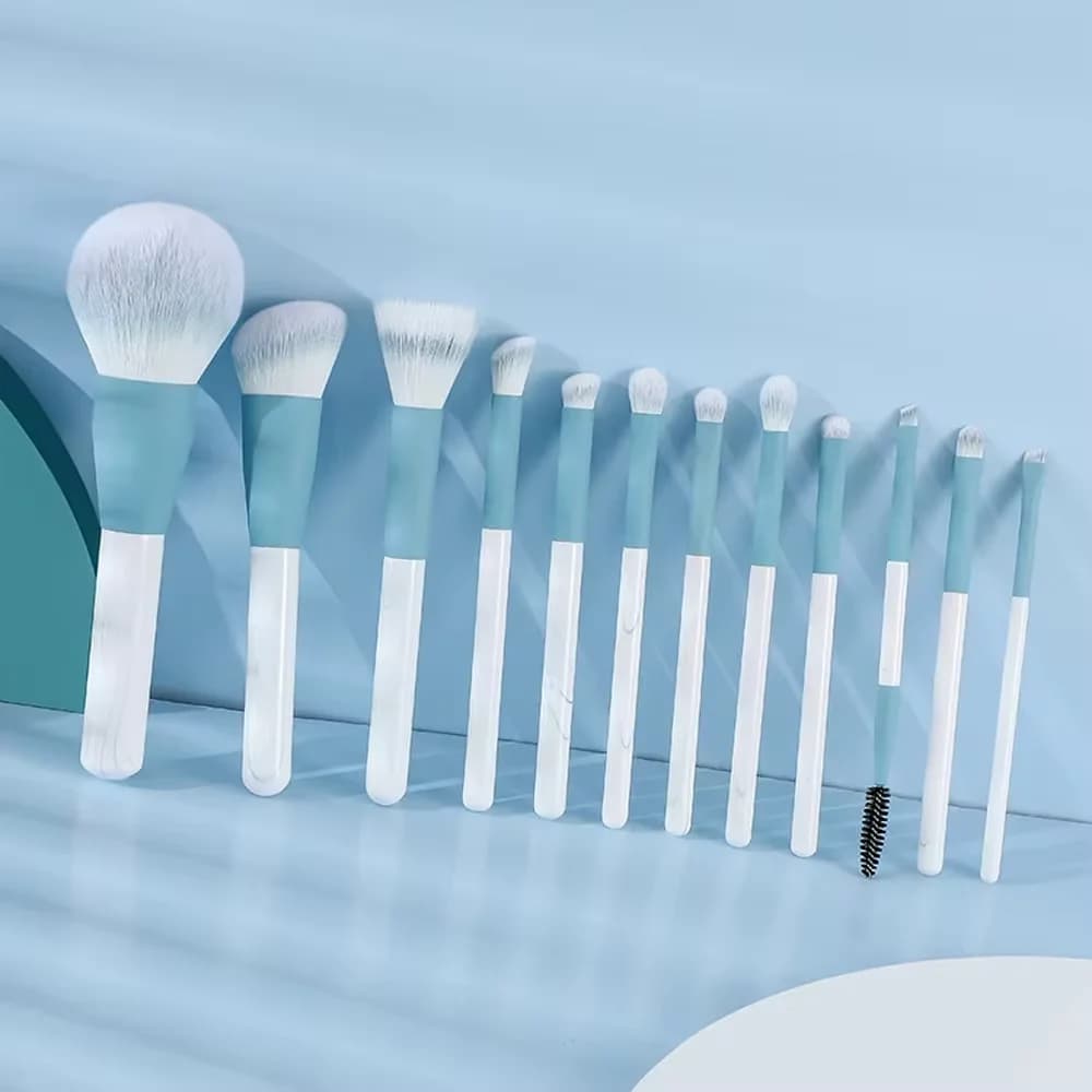 Set of 12 Professional Brushes for Makeup, Soft and Portable, for Fondotinta, Blush, Cypria, Umbrella, Corrector and Dispensing