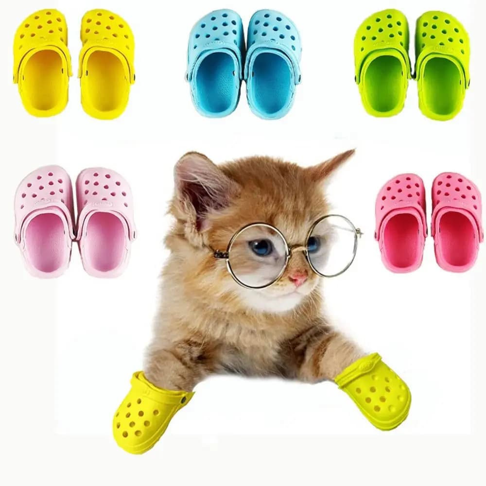 A Pair Cute Cat Shoes Pet Sandals Non-slip Summer Dog Comfortable Hole Shoes Breathable Pet Accessories