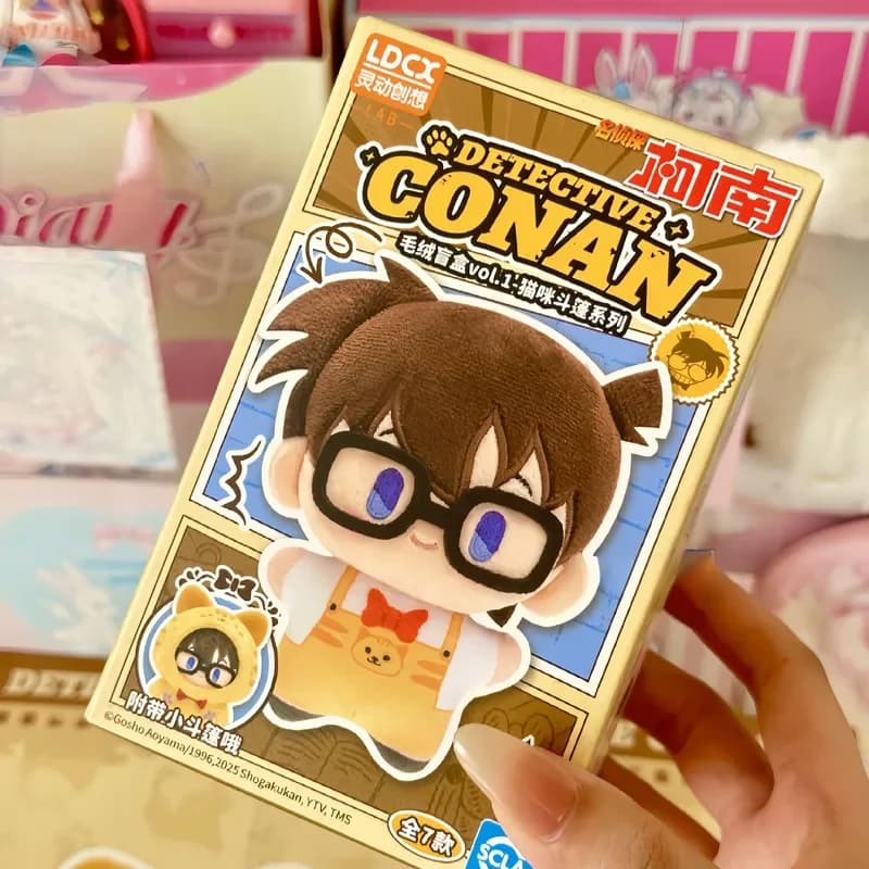 Detective Conan Scatola cieca ufficiale in peluche con mantello Serie di gatti Adorabile portachiavi con bambola di peluche e regalo da collezione per i fan dell'anime