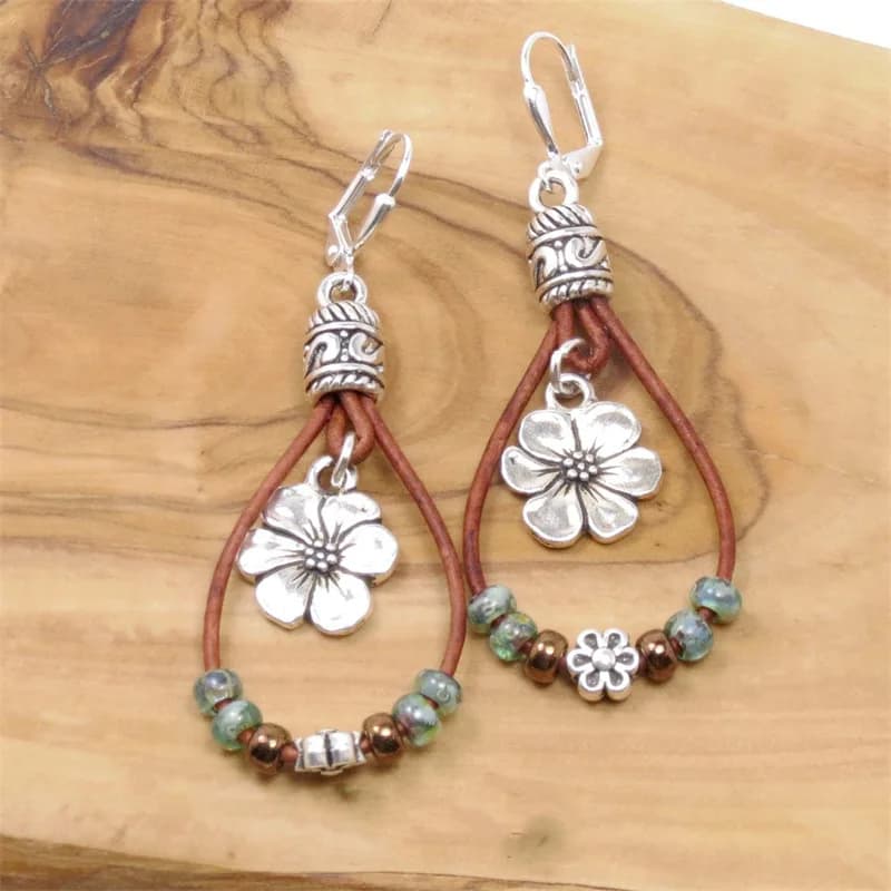 Floral earrings in leather, earrings in leather with drop of flowers, earrings with sea seeds Picasso, Boho earrings for women and girls