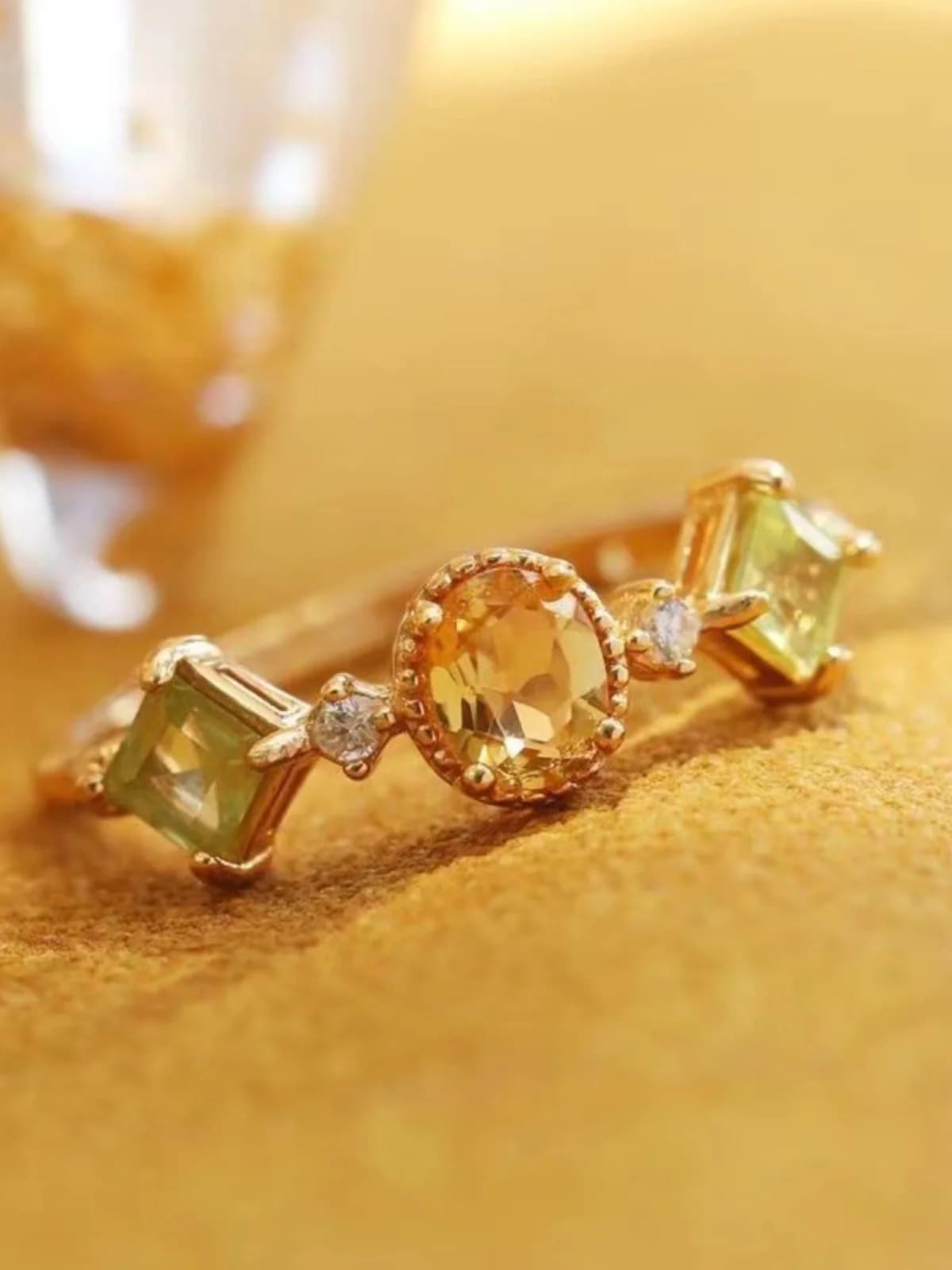Anello con Cristallo Giallo e Pietra d'Oliva per Donne, Placcato Oro, Anello Aperto Vintage di Lusso, Gioiello alla Moda per Uso Quotidiano