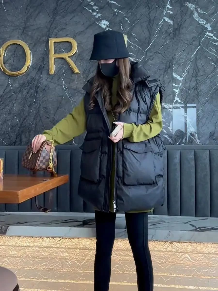 Giacca invernale da donna in piumino di cotone 2025 Nuove donne Gilet caldo spesso Gilet senza maniche Cappotto da donna con cappuccio Cappotto esterno