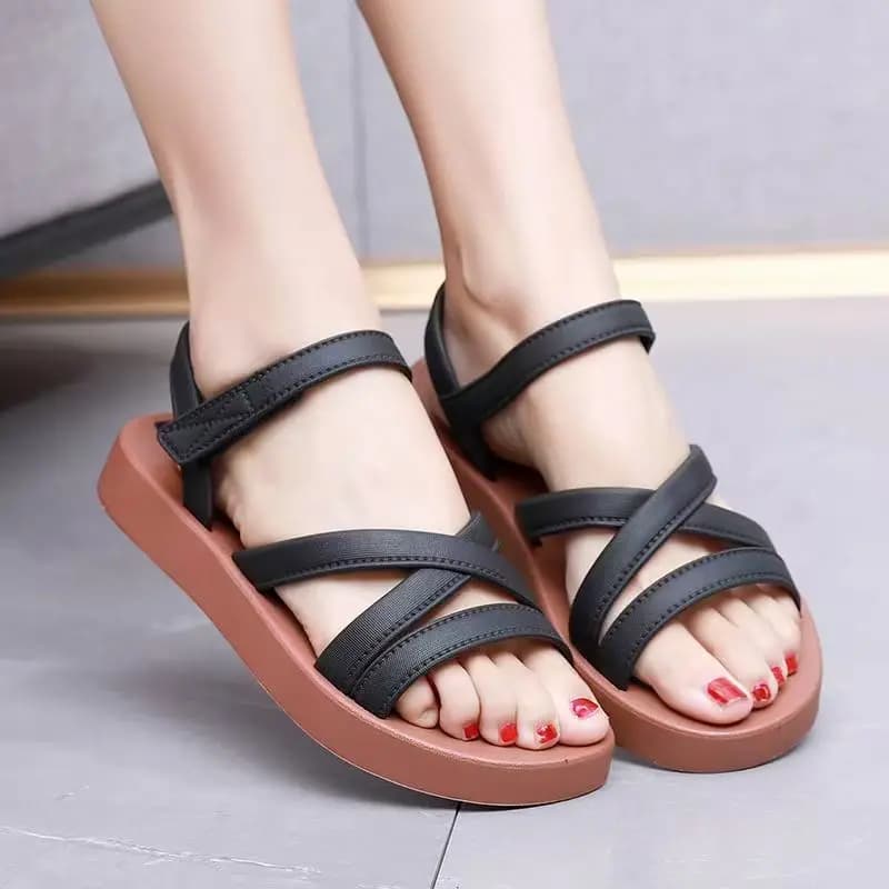 Estate da donna nuovi sandali da spiaggia scavati con suola spessa suola piatta antiscivolo punta aperta comodi sandali in velcro leggeri impermeabili