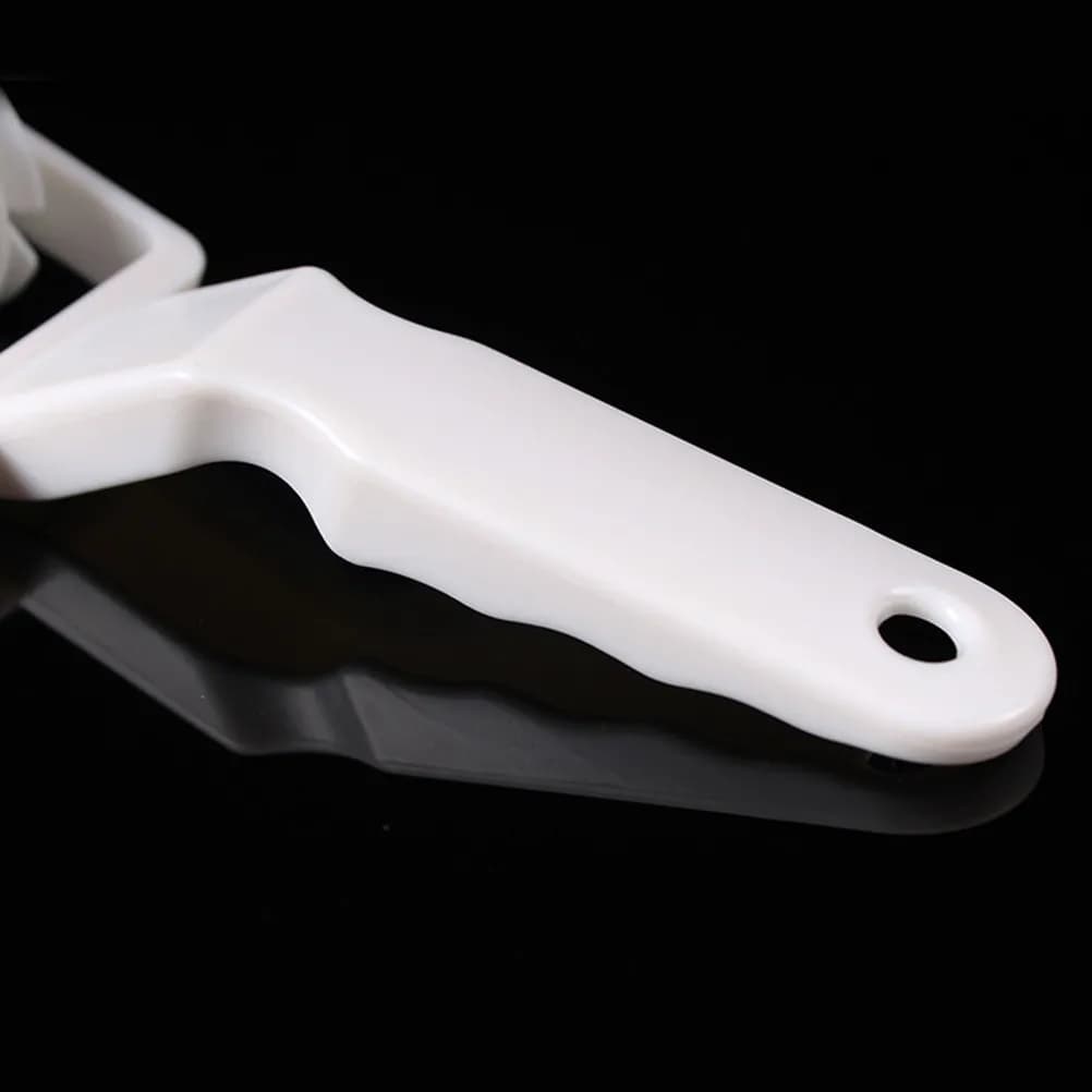 Easy Use Lattice Roller Cutter Plastic Baking Tool for Exquisite Decorative Dough Patterns on Pizza Pie Cookie Biscuit Size S
