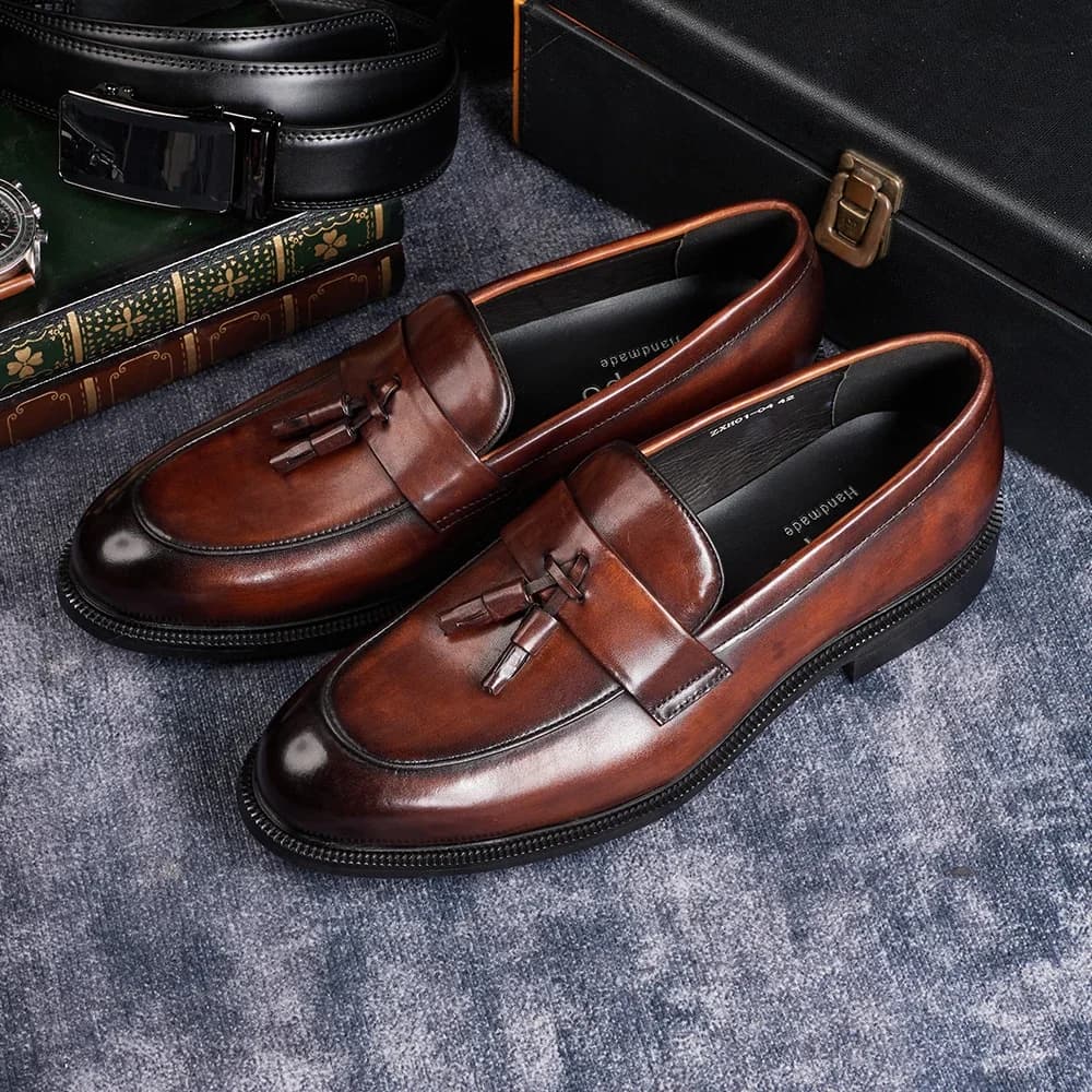 Mocassini casual in pelle traspirante da uomo Mocassini da guida per ufficio aziendale Comode scarpe da design con nappe