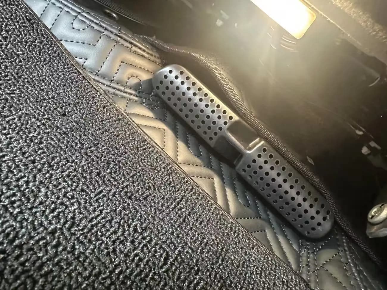 BMW Series 3 4 F30 F34 F33 F36 I3 Interior accessories for rear seat exit
