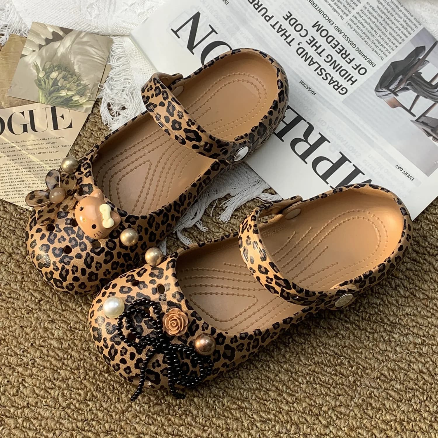 Y2K Coquette Leopard Sanrio Hello Kitty Clogs Women Mary Jane Pearl Beaded Bow Thick Eva Sole Non Slip Summer Casual Slippers