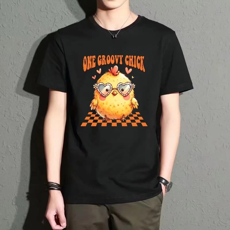 Men's Black Round-Neck Short-Sleeved T-Shirt with Fun Chick Heart Glasses Print and Checkerboard Pattern Casual Top, Comfortable, Breathable and Versatile for Everyday Wear