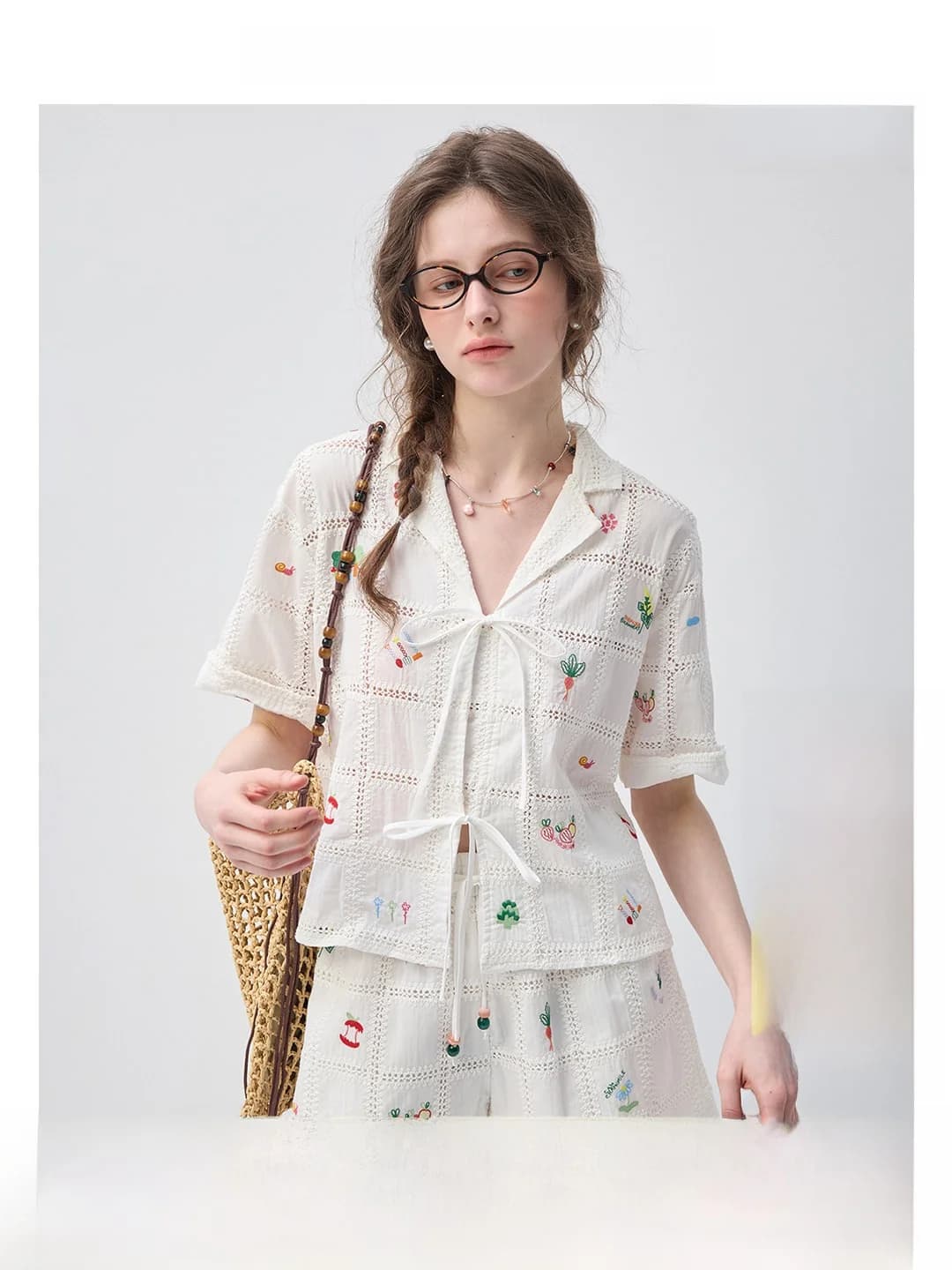 Set di camicia e pantaloncini Vega Chang in puro cotone con ricami e cintura, moda estiva, camicia a maniche corte e pantaloncini da donna