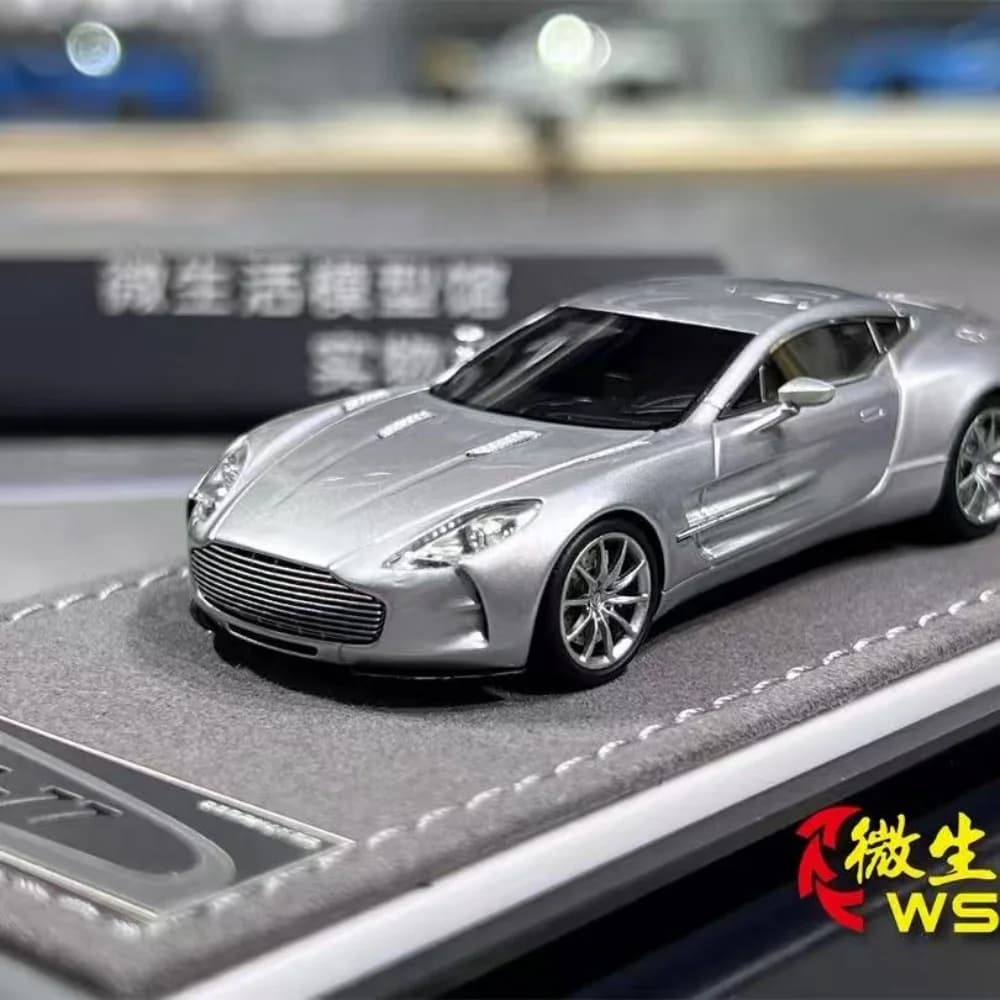 Modellino Auto da Collezione DeepMaker 1/64 ONE-77 Edizione Limitata in Lega Completamente Apribile, Pronto per la Consegna