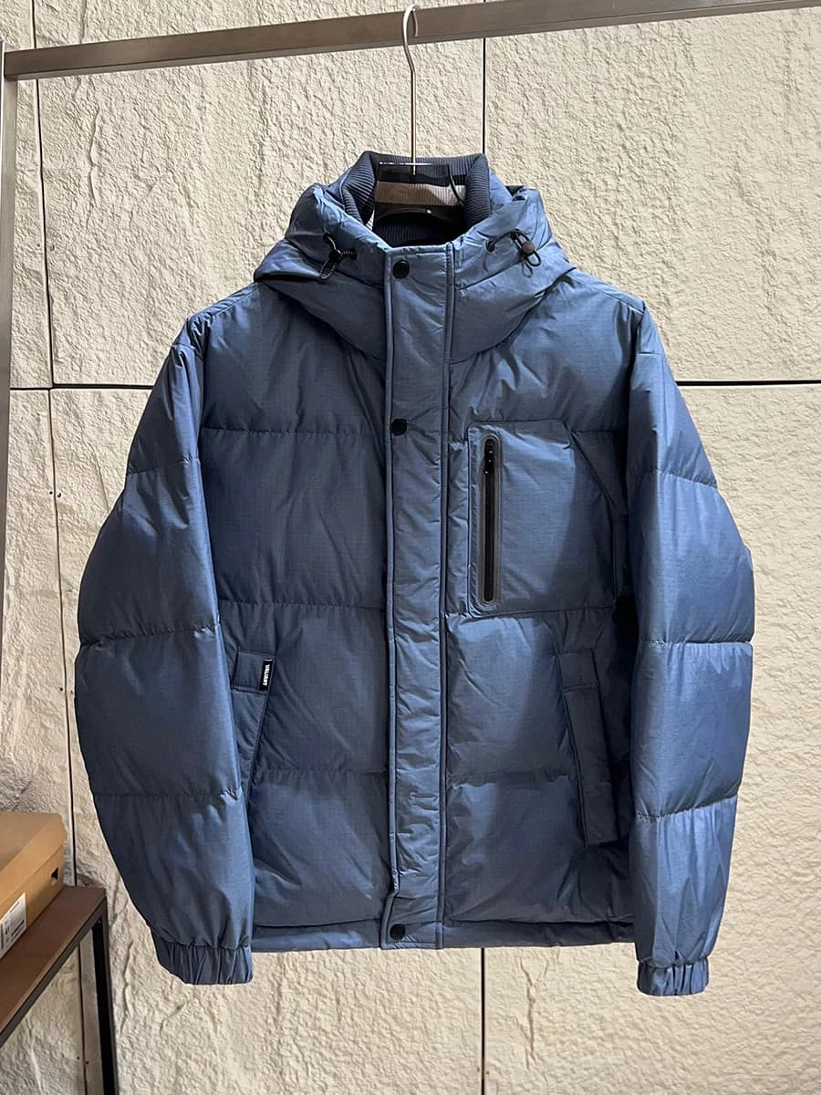 Fashionable Casual Hooded 90 down Jacket Men's Winter Warm Stylish Puffy Coat Youth Popular Long Sleeve Loose Fit Zipper Closure
