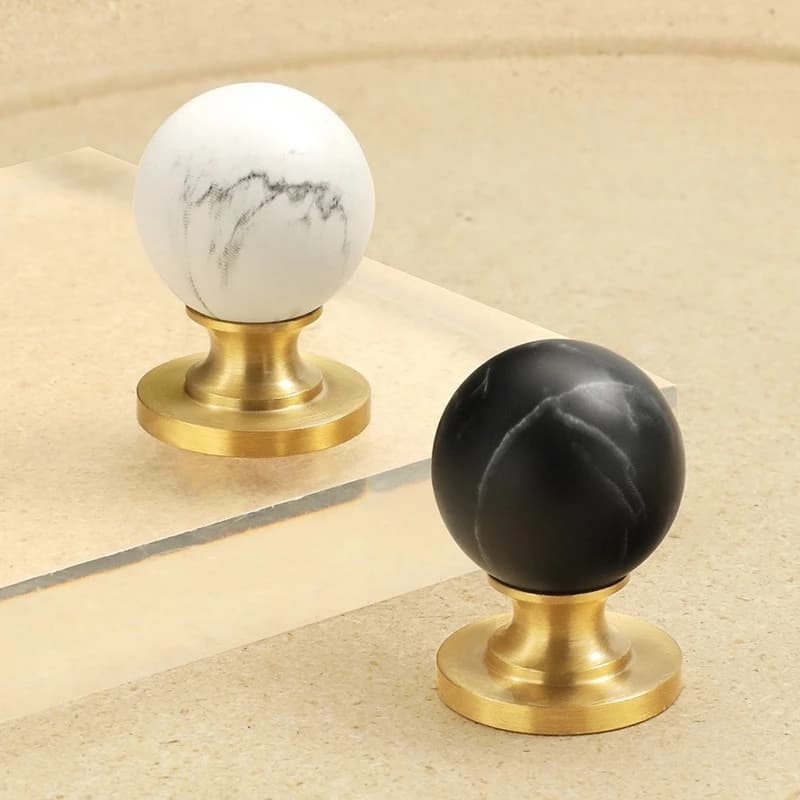 Maniglie per cassetti in ottone minimalista in stile francese con finitura stampata in marmo Maniglie per porte dell'armadio monoforo di fascia alta in stile americano