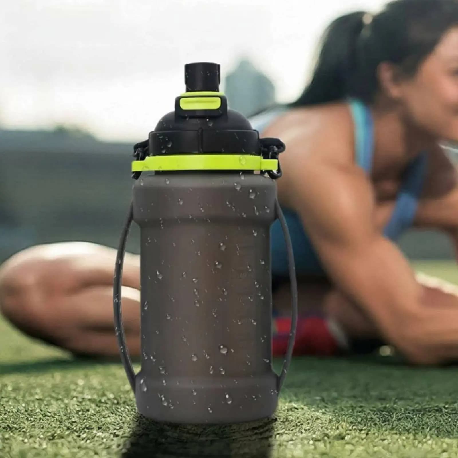 Bottiglia d'Acqua Pieghevole in Silicone Riutilizzabile 2 L, Contenitore Portatile Resistente al Calore, Lavabile in Lavastoviglie