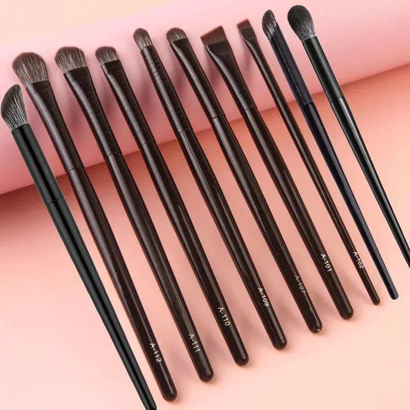 Set of Professional Brushes in Natural Material for Eye Makeup, Fondotinta, Blush, Contouring and Umbrella - Mixed Beauty Tools