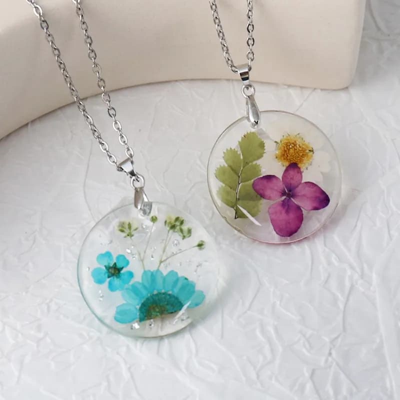 Transpant Epoxy Resin Dried Flower Necklaces Elegant Pressed Flower Pendant Charm Necklaces Stainless Steel Chain Custom Package