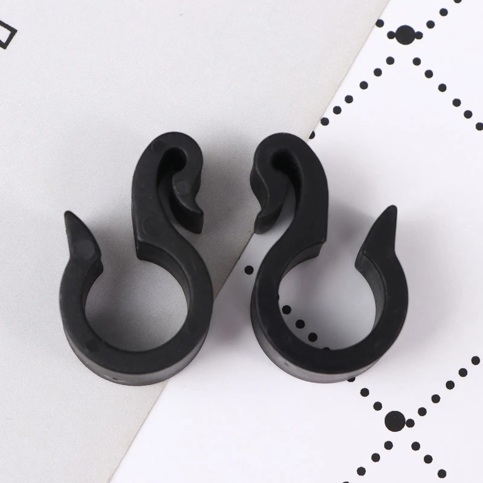 50Pcs Irrigation Hose Clamp Garden Water Buckle for Drip System Pe Tube Fastener Lightweight Tube Holder Clip PVC Pipe Clamps