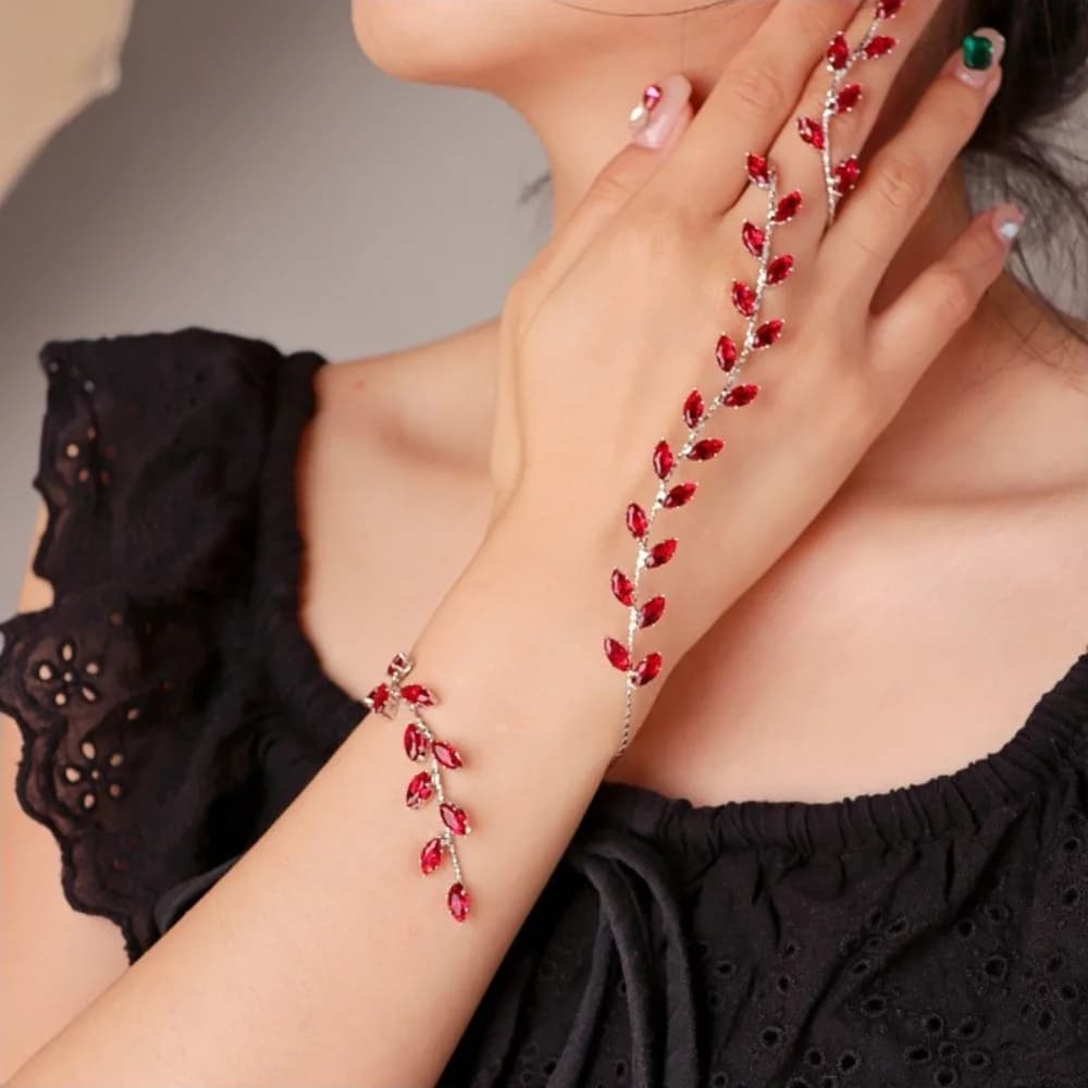 Bracciale Elegante e Alla Moda di Lusso con Intarsio in Metallo, Strass a Foglia e Zirconi Cubici, Gioiello Regolabile da Polso