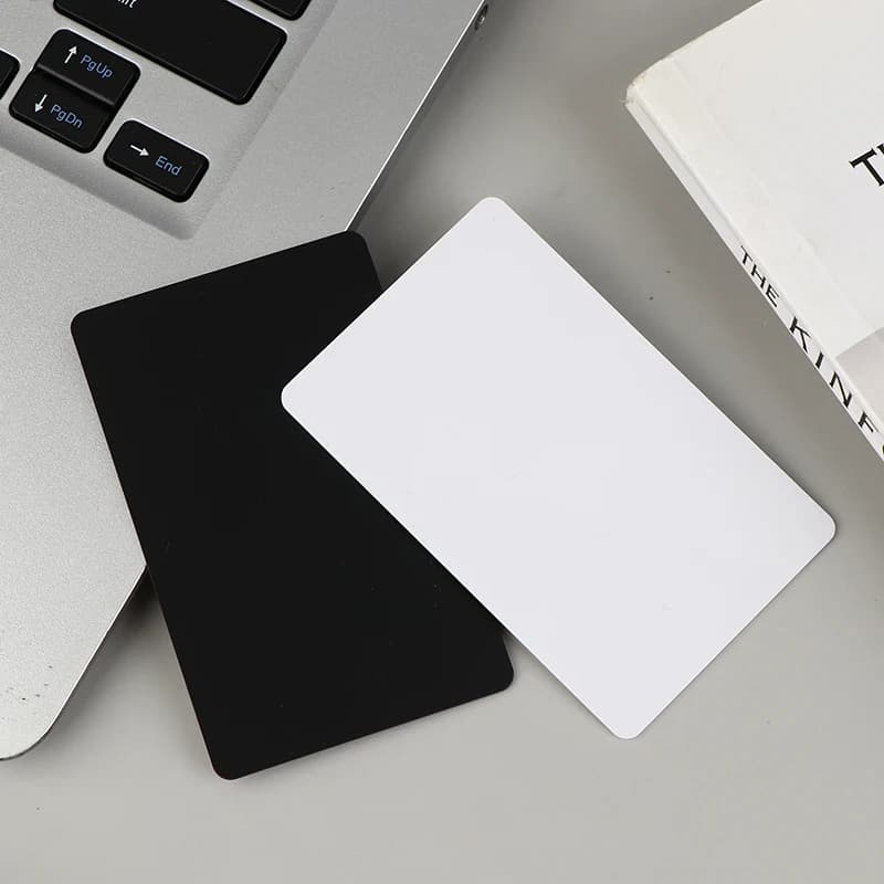 NFC215 Carte bianche nere Riscrivibili NFC NT-AG215 Carte in PVC Vuote Facile Conveniente Biglietto da visita NFC programmabile