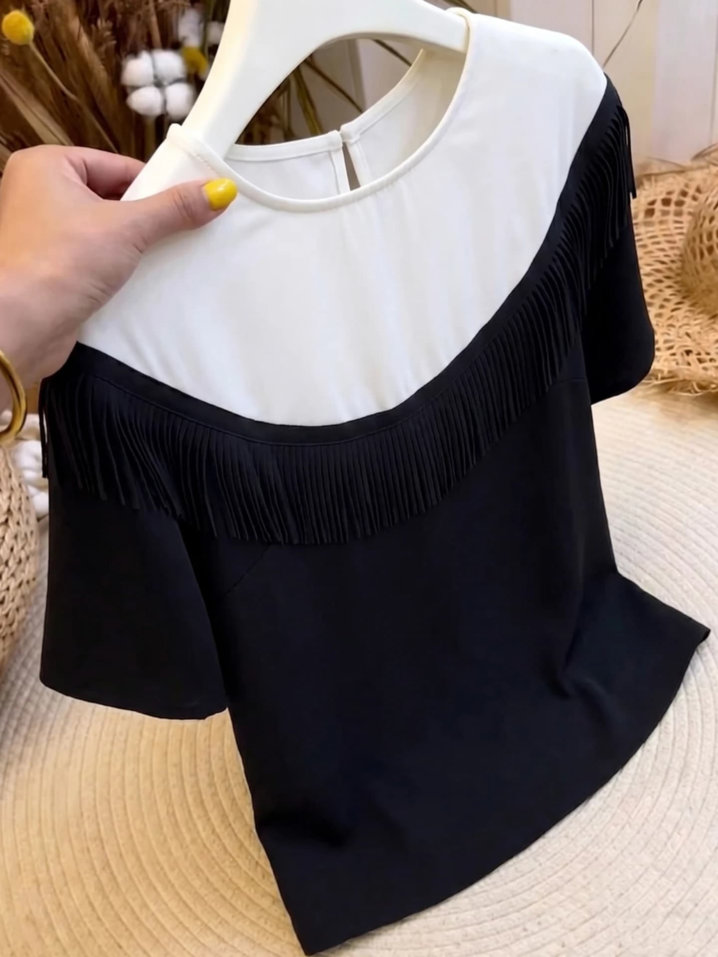 T-shirt alla Moda con Design a Blocchi di Colore, Protezione Solare, Stile Giovanile, Collezione Estate 2026, Top Ultra Carino per Donne in Carriera
