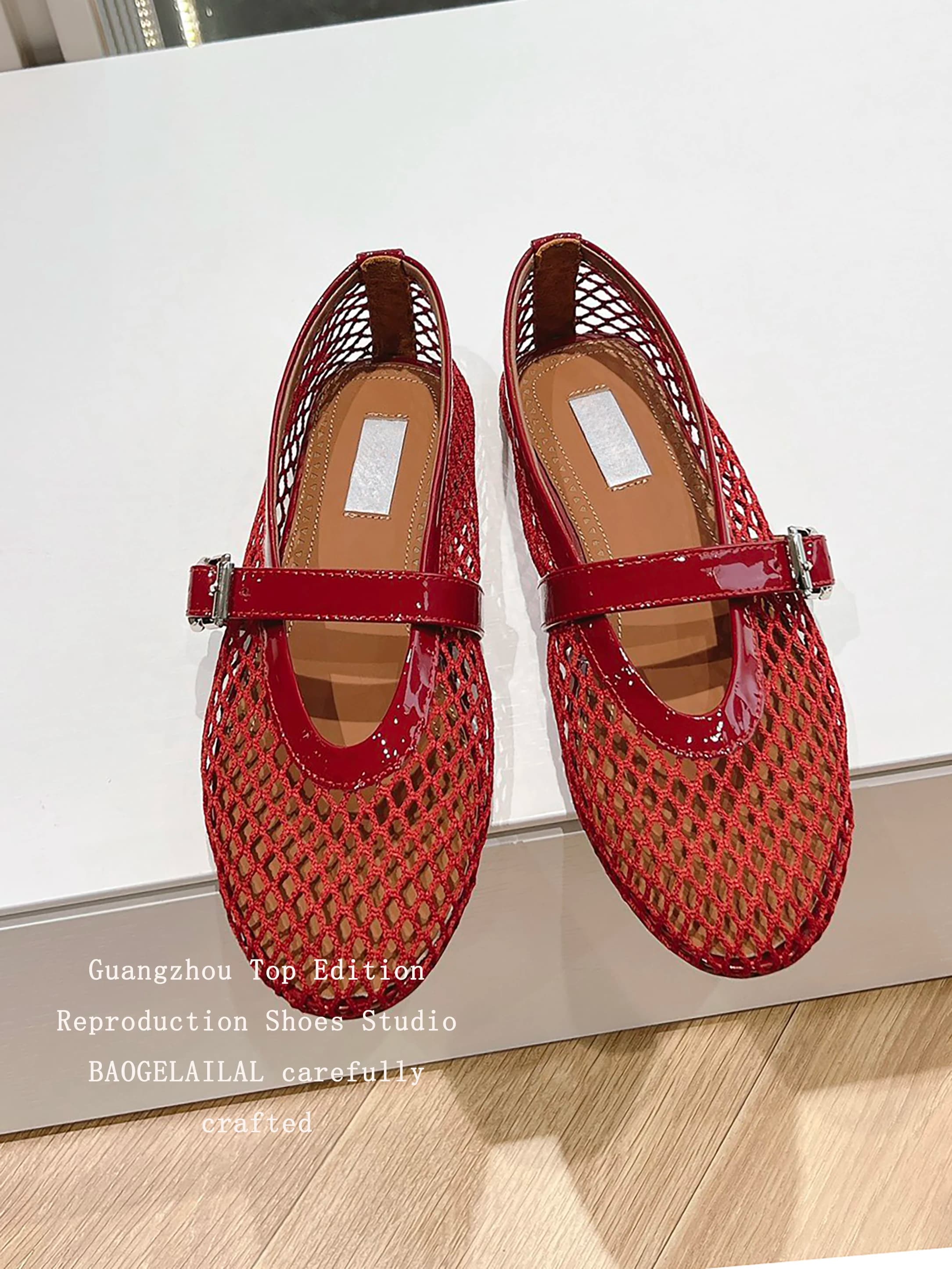 Scarpe Mary Jane piatte da donna in rete traspirante stile minimalista francese, con punta tonda, modello ballerina, Estate 2026
