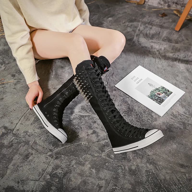 Scarpe con rivetti a spillo scarpe di tela per studenti con cerniera laterale alta stivali Punk scarpe Casual a tubo alto Sneakers Tenis Feminino