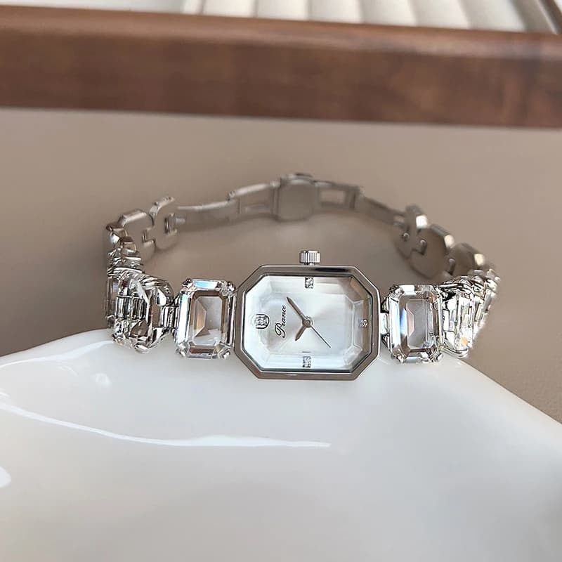 UTHAI Women Watches for Girls Wrist Quartz Watch Rectangle Dial Gold Sliver White Diamond Ladies Fashion Wristwatch New Clock