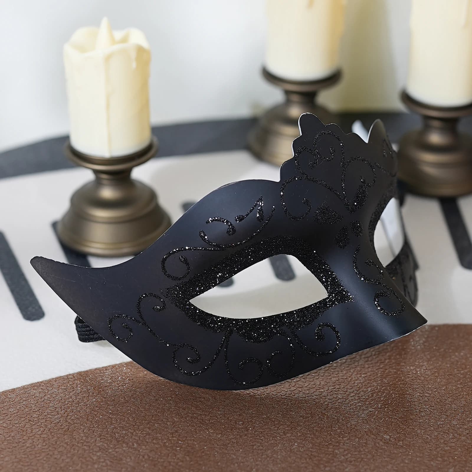 Maschera Veneziana Tradizionale Dipinta a Mano, Mezza Faccia, Stile Nero Puro per Carnevale e Danza