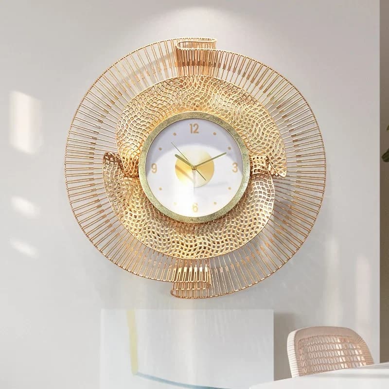 - Wall clock with luxury high-end decoration in French iron, modern and creative wall clock