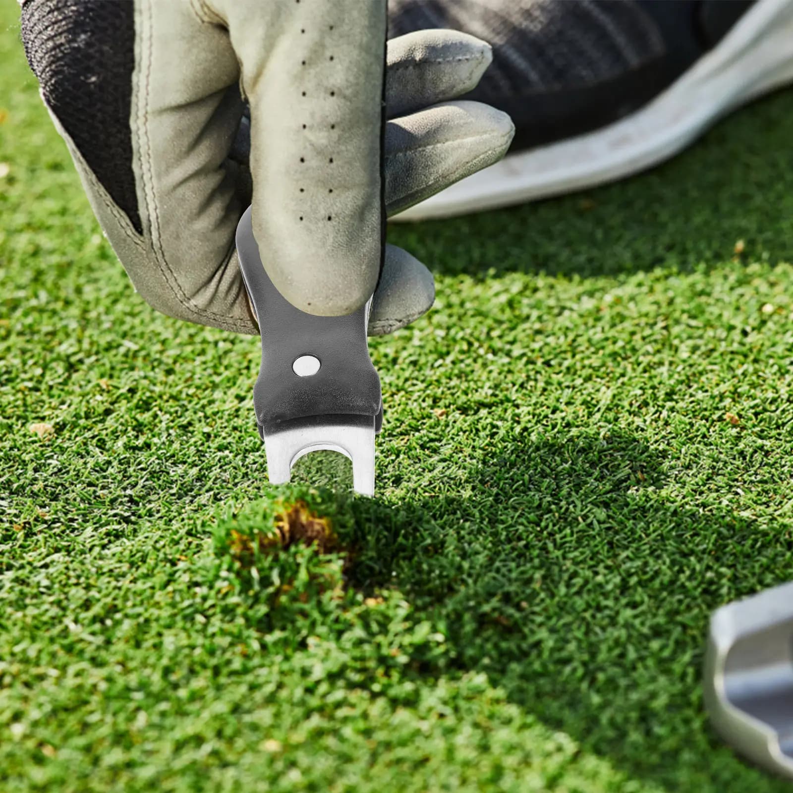 Attrezzo Professionale per Riparazione Divot da Golf in Acciaio Inossidabile e Plastica, Forchetta Compatta Portatile con Marcatore di Palline per Riparazione del Prato