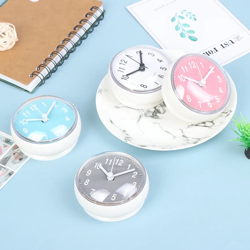 Mini wall clock with suction cup, anti-fog and waterproof for kitchen and bathroom (1 piece)