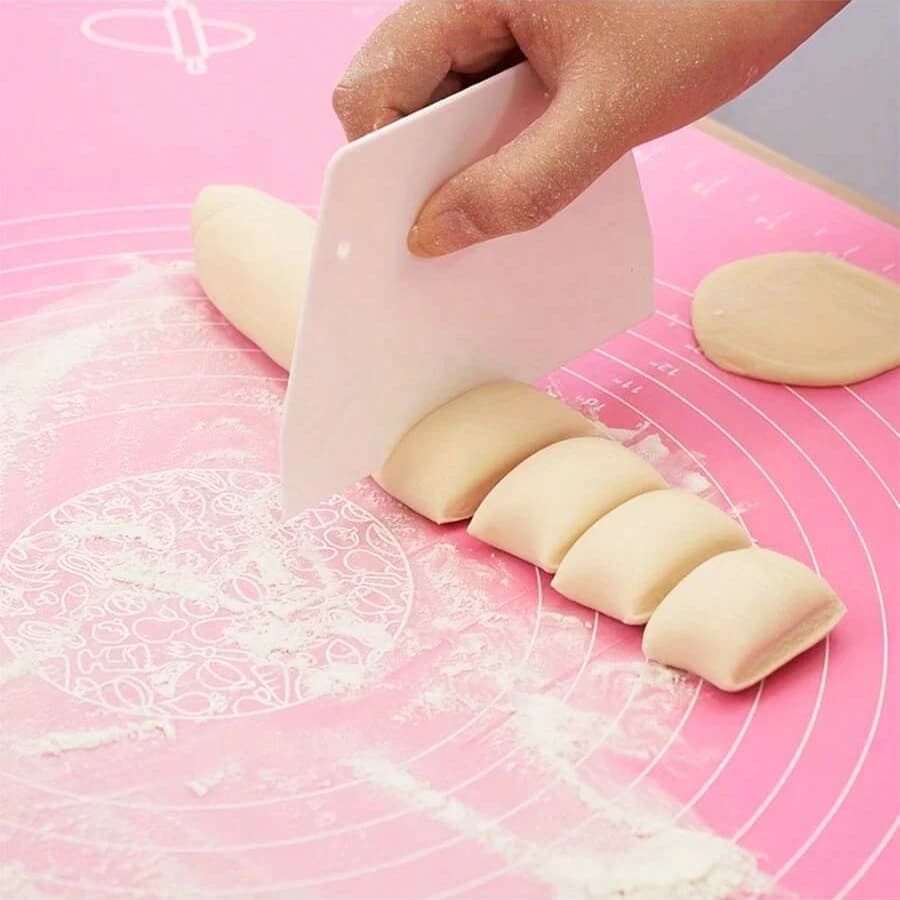 1 pcs plastic cut knife scraper for cake spatula for cream scraper for pasta spatula for steam bread for domestic use scraper for sausages cooking tool