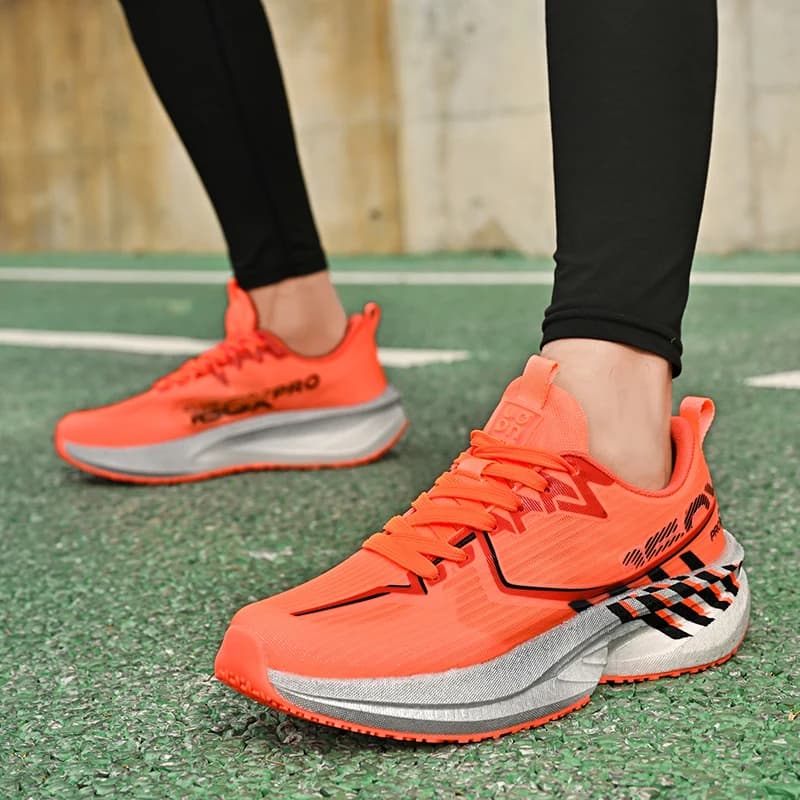 Spring Couple Running Shoes Breathable Mesh Comfortable Sports Shoes Stable Support Thick Sole Shock-Absorbing Training Shoes