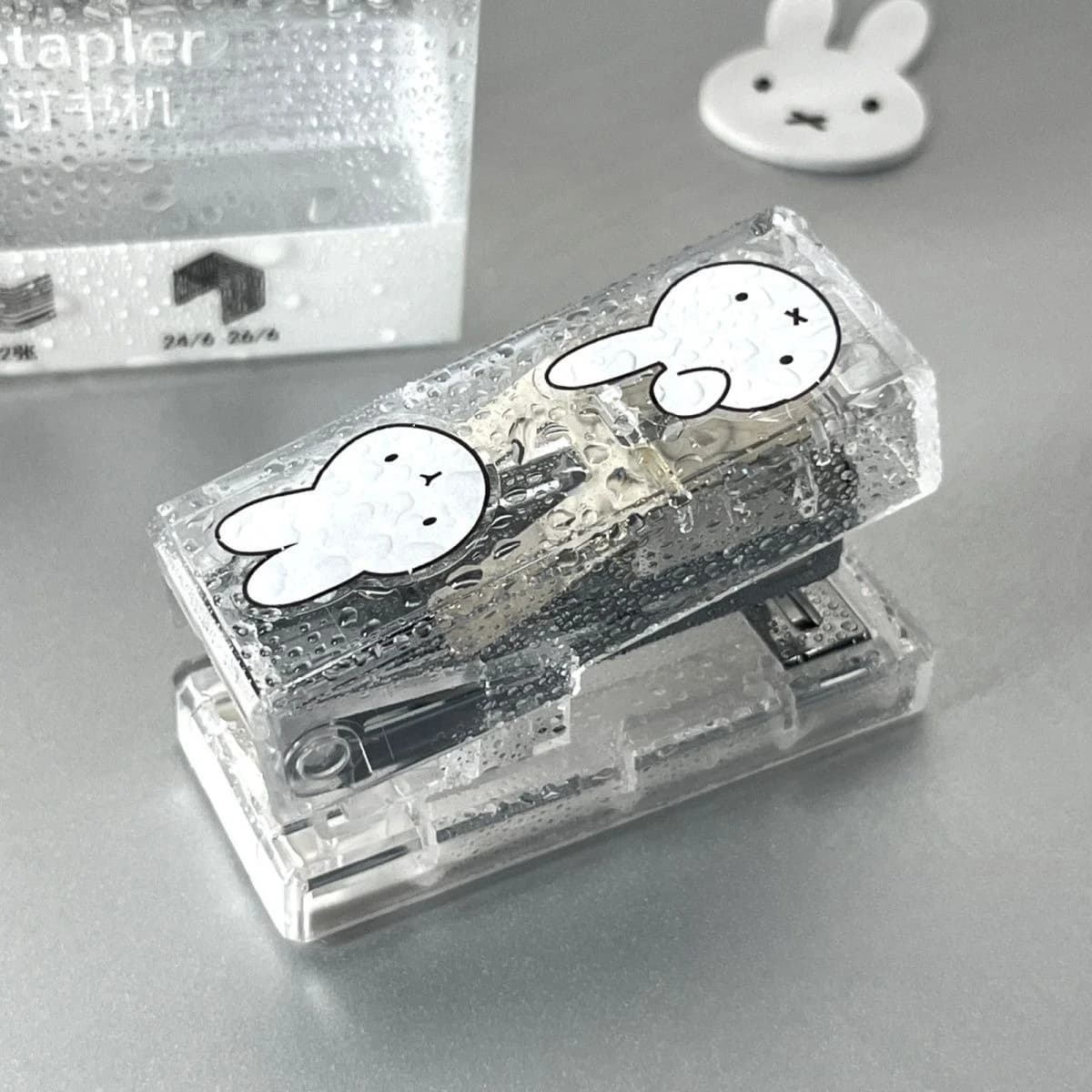 Cucitrice Trasparente Anime Carina Miffy, Adesivi Fai-da-te, Ottima per Rilegatura, Portatile per Studenti, Mini, Adorabile, Personalizzata, Interessante, Kawaii