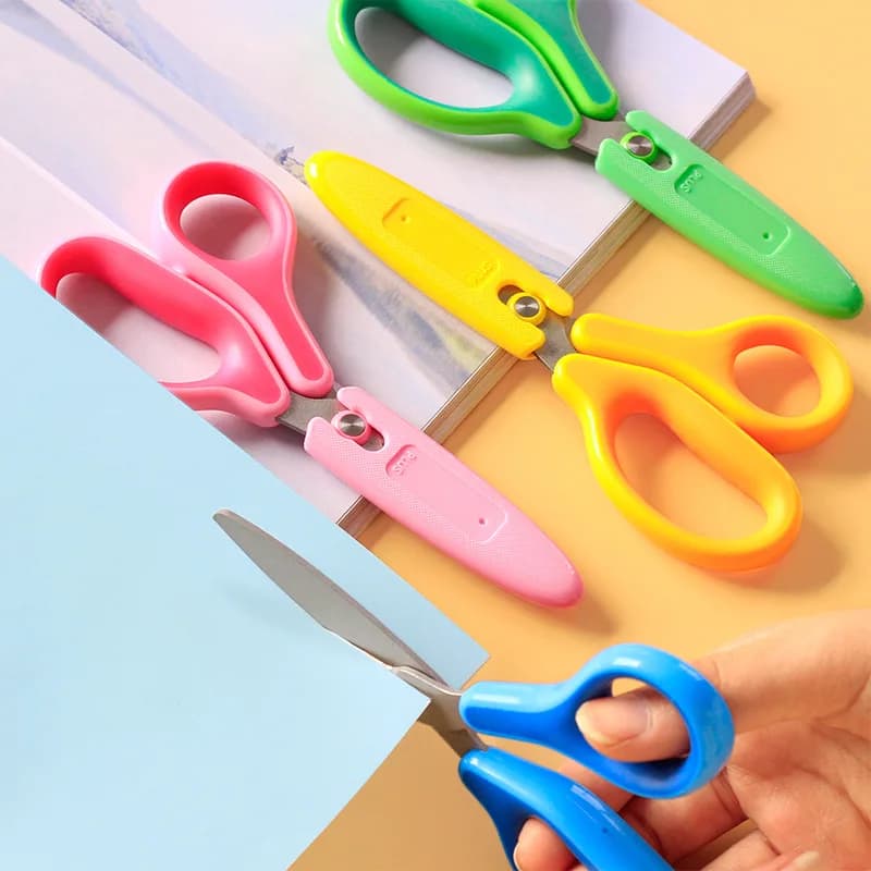 Forbici di sicurezza per bambini con copertura protettiva, forbici artigianali, forbici da addestramento per bambini con punta smussata, materiali artistici