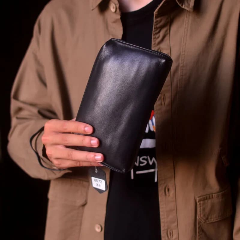 AETOO Men's wallet Long multi-card large banknote slot Classic Large banknote slot Carry on a portable top layer cowhide clutch