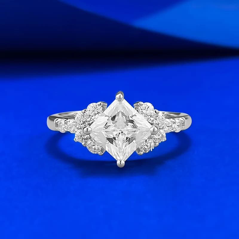 Anello in Argento S925 con Moissanite Colore D 6*6mm, Design a Ala, Gioiello di Lusso Leggero