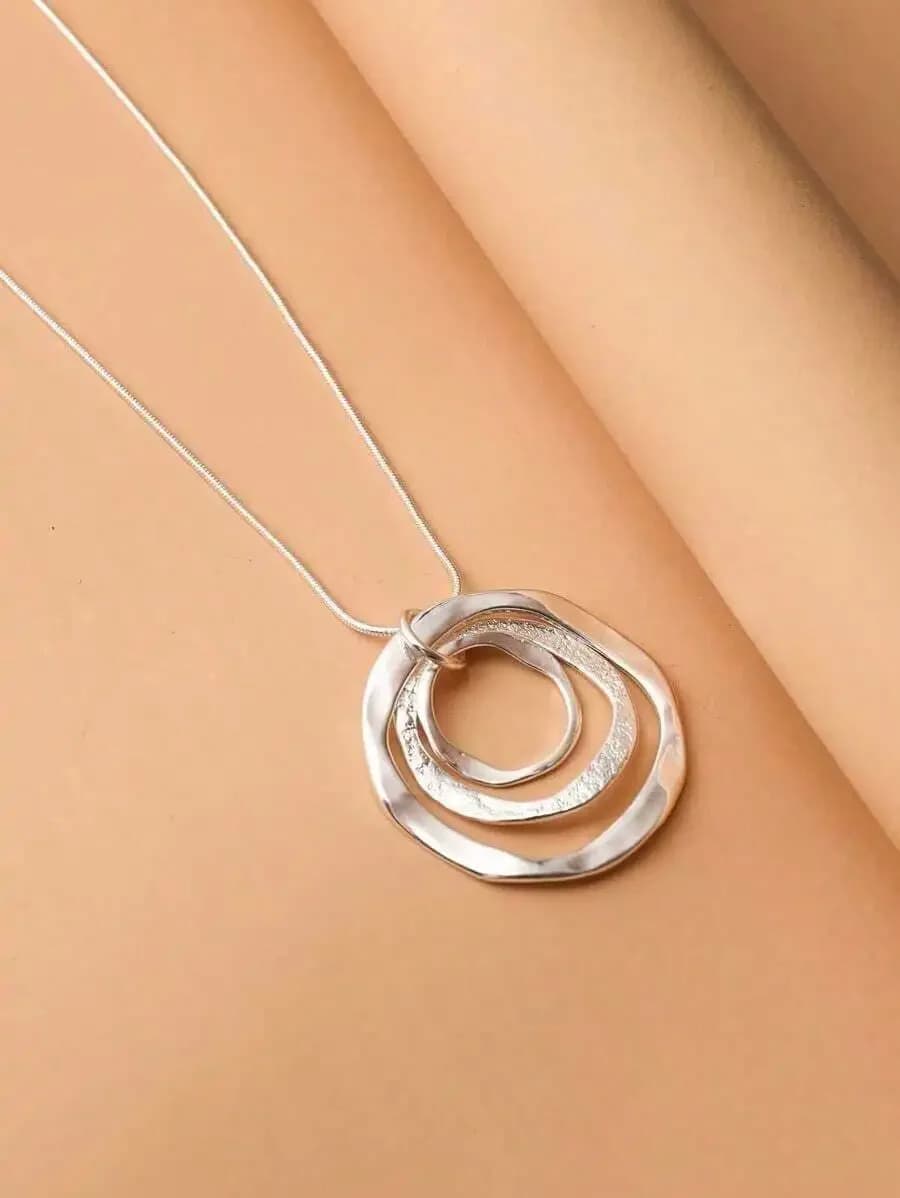 1 pezzo Elegante collana con anello a forma di alieno