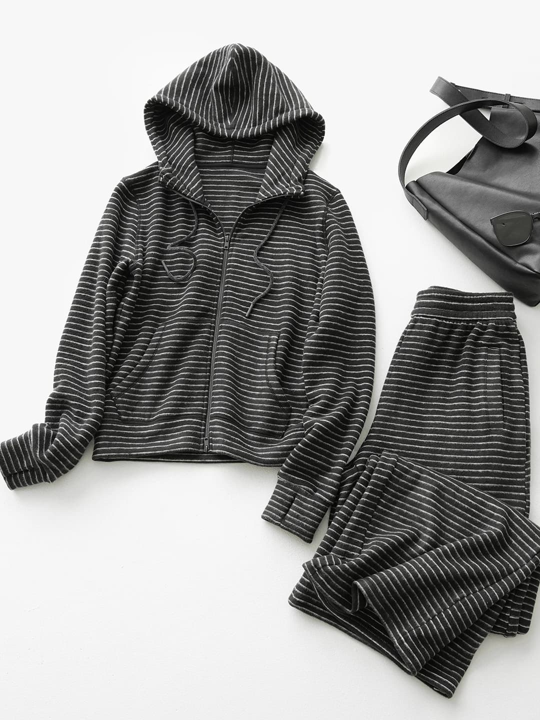 Giacca Casual da Donna con Cappuccio a Righe e Pantaloni a Gamba Dritta Termici, Stile Rilassato, Collezione Autunnale, Abbigliamento Esterno alla Moda