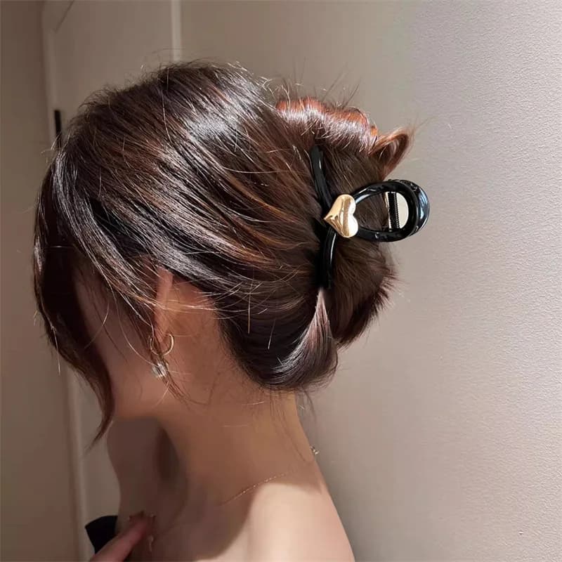 1pc Love black grab clip da donna nuova clip per capelli di fascia alta, clip di squalo sul retro della testa, fascia per capelli con clip media