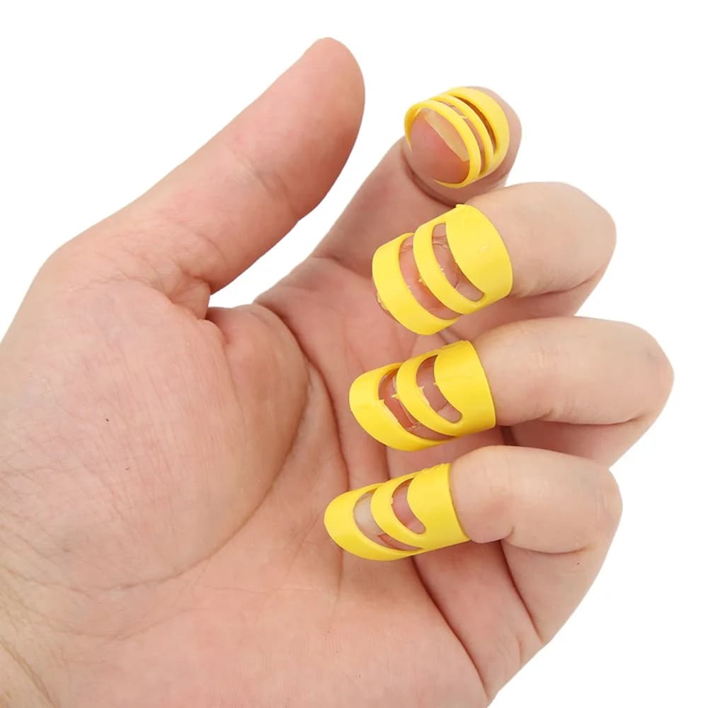 Set di 8 Plettri per Chitarra Gialli/Neri/Bianchi/Beige, Regolabili in Polimero, Protezioni per le Dita