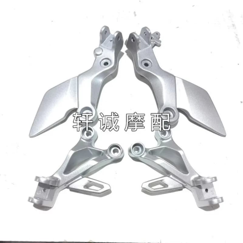 Pedali Originali Anteriori e Posteriori Destro e Sinistro, Poggiapiedi, Pedale del Cambio e Pedale del Freno per QJMOTOR SVT 650 X SVT650X 650X SVT650