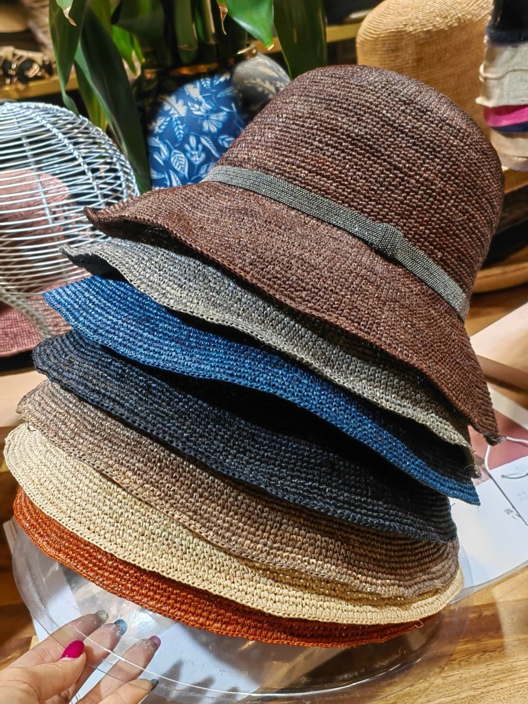 Cappello da Spiaggia alla Moda Fatto a Mano in Paglia con Catena di Perle, Protezione Solare Traspirante, Cappello a Tesa Larga da Donna