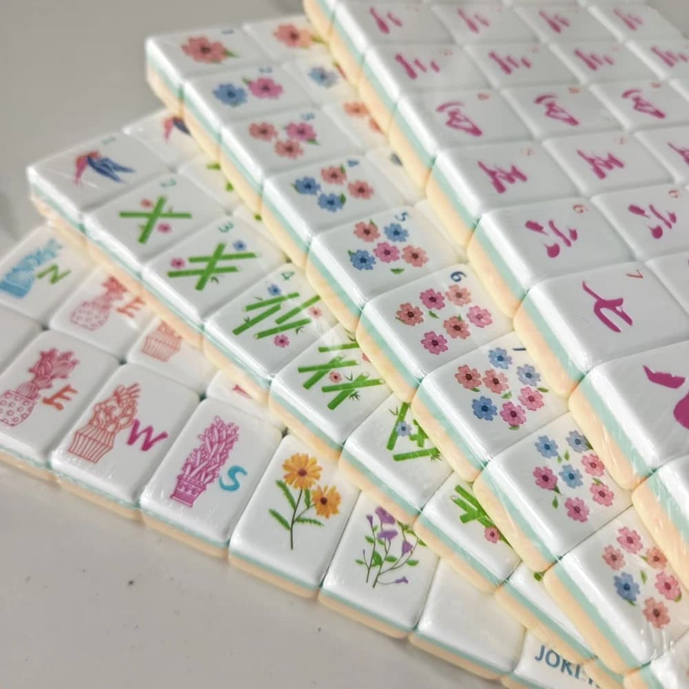 OMHJGO Customized American Mahjong Tiles 4-Layer Acrylic Luxury Modern Yellow Mahjong Sets Family Games Gifts Portable Mah Jongg