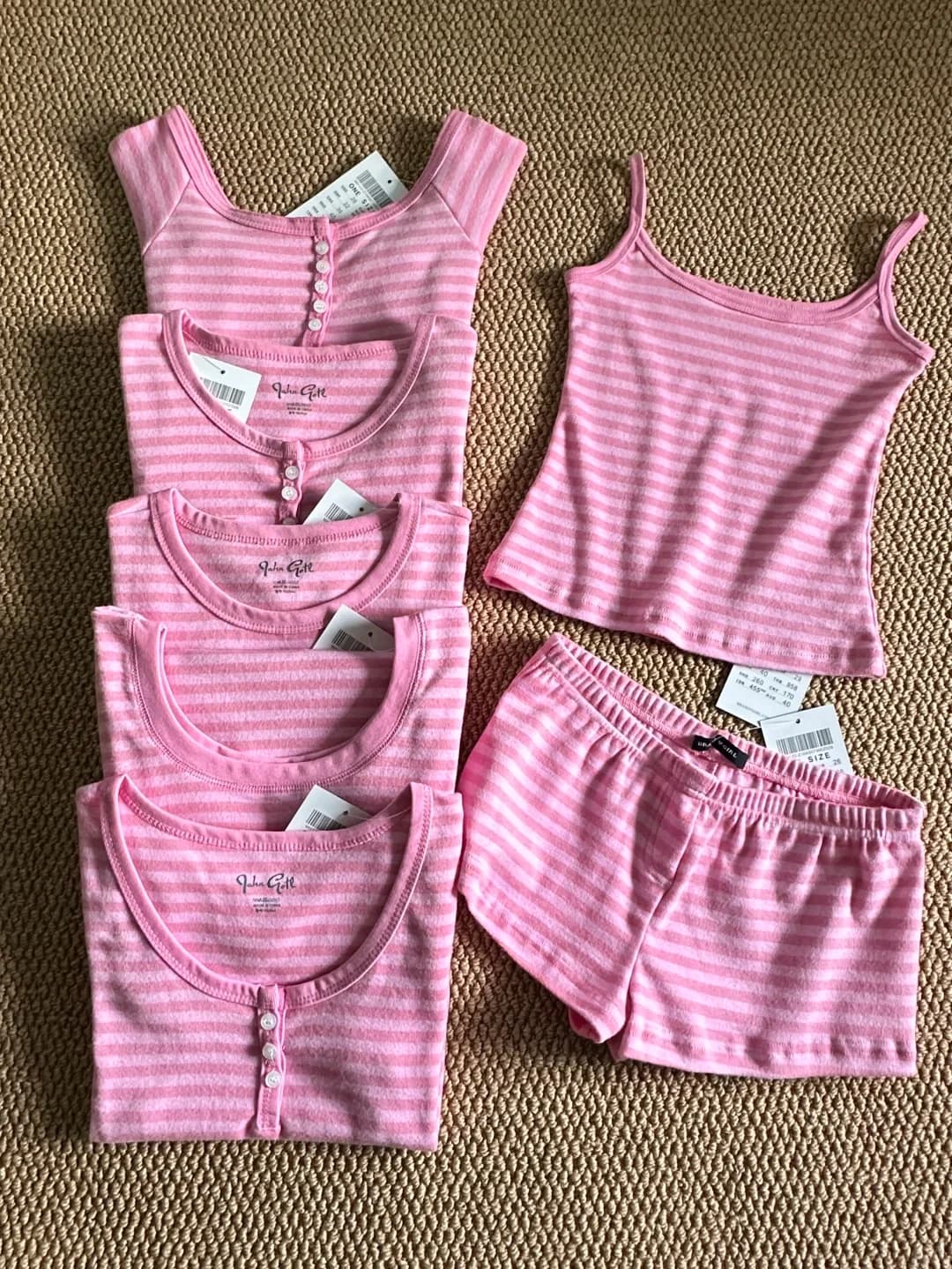 Collezione a Righe Rosa: T-shirt da Donna Semplice e Casual in Cotone con Bottoni, Stile Preppy Dolce e Carino, Canotta + Pantaloncini Aderenti Y2K
